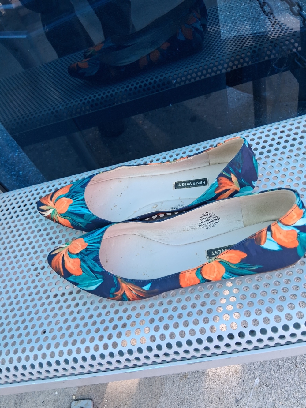 Nine West Women's Blue Floral Pointed-Toe Flats - Orange Floral
